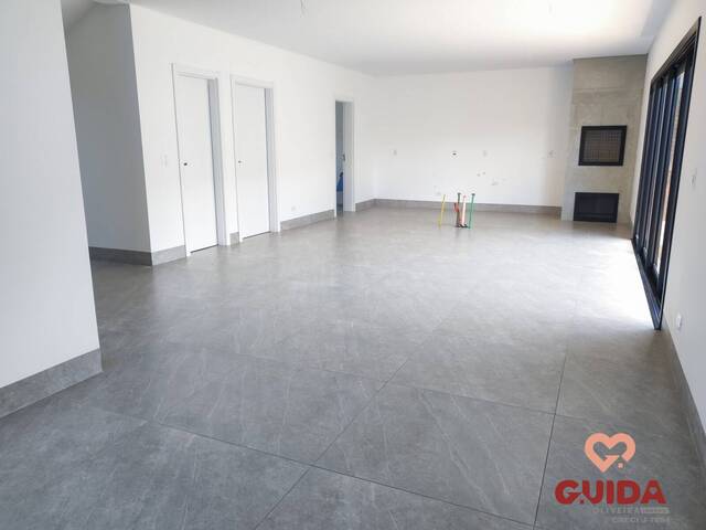 Sobrado para Venda em Cascavel - 4
