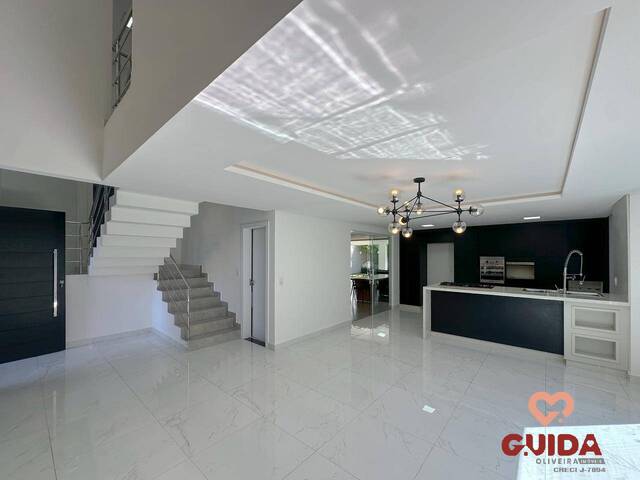 Sobrado para Venda em Cascavel - 3